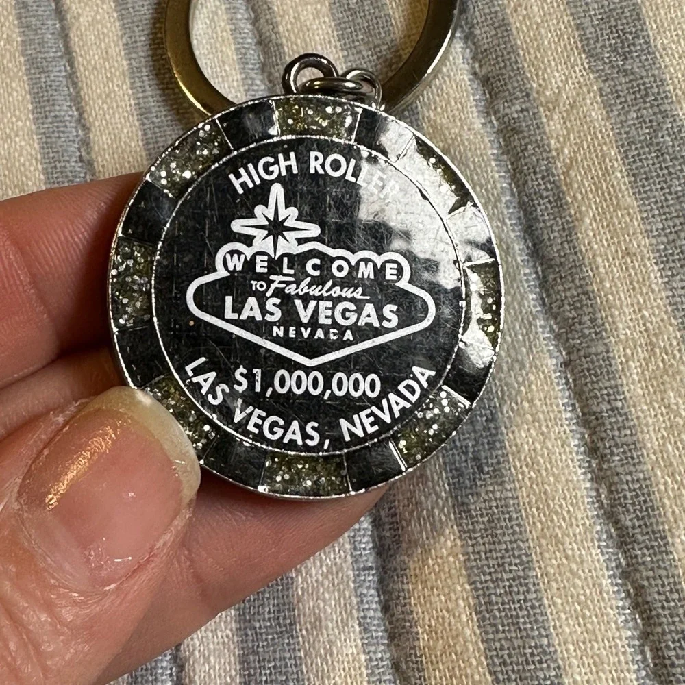 Las Vegas High Roller Poker Chip Keychain Welcome to Fabulous Las Vegas Souvenir